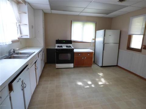 1509 3rd Ave, Windom, MN 56101 photo 3