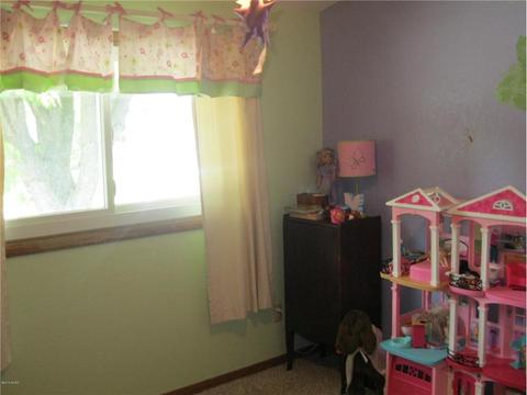 602 Lawrence St, Marshall, MN 56258 photo 7