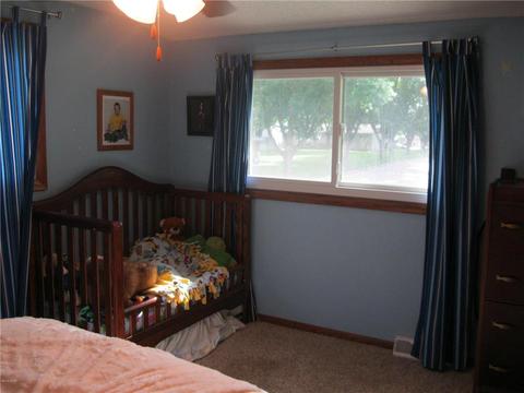 602 Lawrence St, Marshall, MN 56258 photo 8