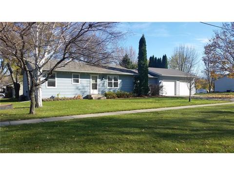 921 9 St SE, Willmar, MN 56201 photo 1