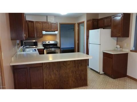 921 9 St SE, Willmar, MN 56201 photo 5