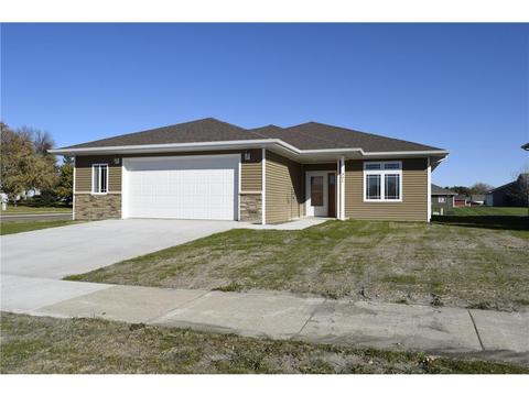 301 Brussels Ct, Marshall, MN 56258 photo 1