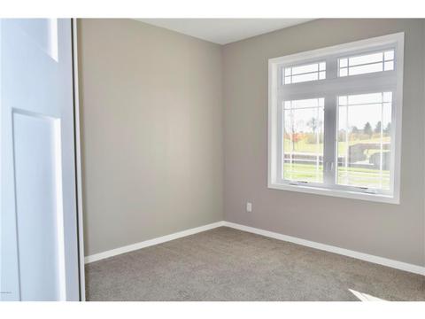 301 Brussels Ct, Marshall, MN 56258 photo 5