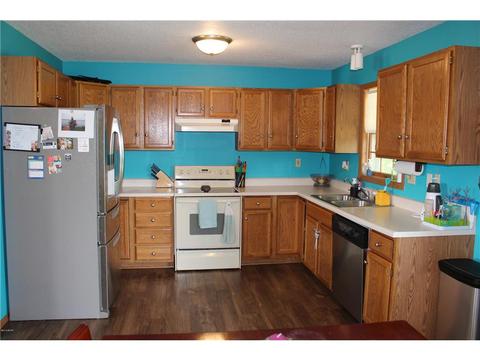 804 N Bruce St, Marshall, MN 56258 photo 6