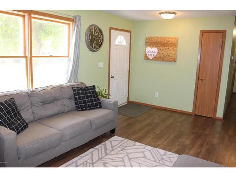 804 N Bruce St, Marshall, MN 56258 photo 3