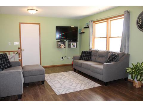 804 N Bruce St, Marshall, MN 56258 photo 2