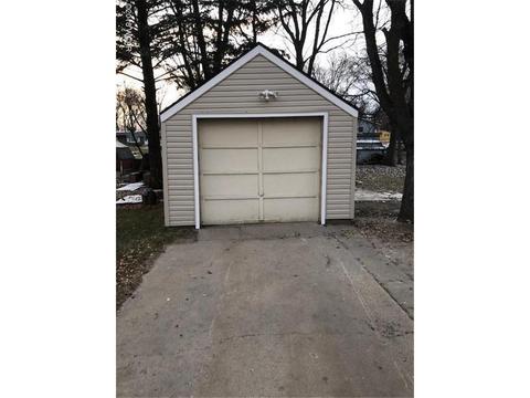 402 14th St SE, Willmar, MN 56201 photo 3