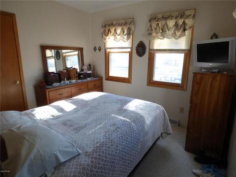 581 Quevli Ave, Windom, MN 56101 photo 6