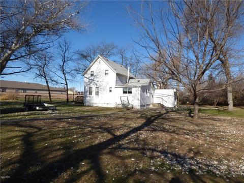 581 Quevli Ave, Windom, MN 56101 photo 2