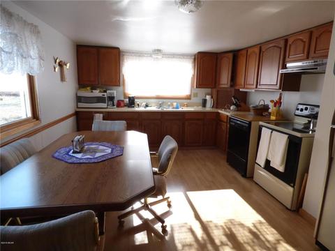 581 Quevli Ave, Windom, MN 56101 photo 9