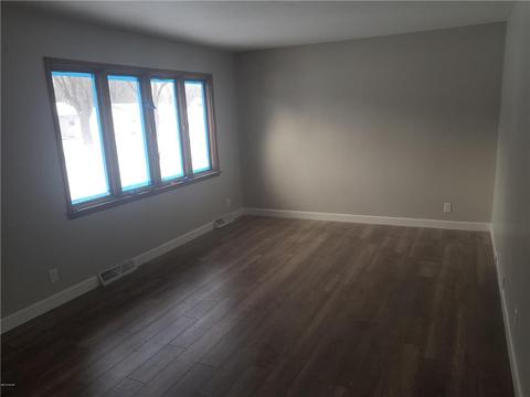 1203 Trott Ave SE, Willmar, MN 56201 photo 2