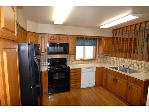 609 E Walnut Ave, Olivia, MN 56277 photo 8