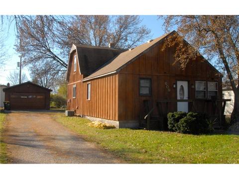609 E Walnut Ave, Olivia, MN 56277 photo 1