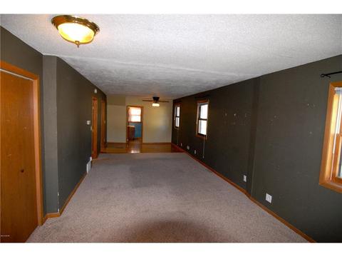 609 E Walnut Ave, Olivia, MN 56277 photo 15