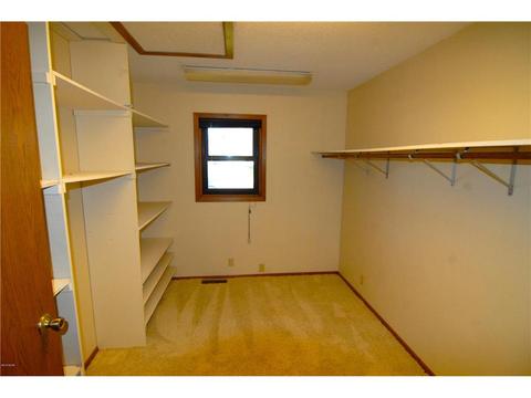 609 E Walnut Ave, Olivia, MN 56277 photo 18