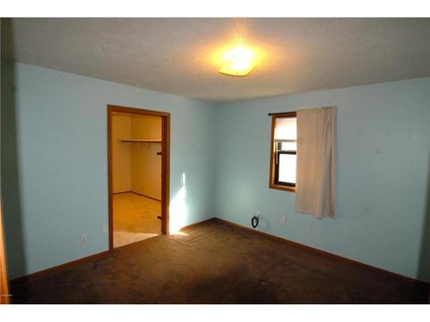 609 E Walnut Ave, Olivia, MN 56277 photo 17