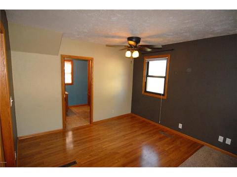 609 E Walnut Ave, Olivia, MN 56277 photo 13