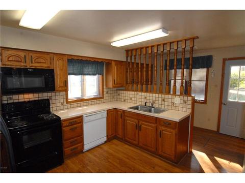 609 E Walnut Ave, Olivia, MN 56277 photo 7