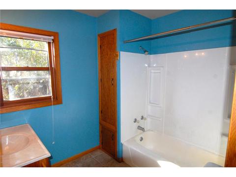 609 E Walnut Ave, Olivia, MN 56277 photo 16