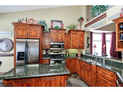 3784 Burgundy Dr, Eagan, MN 55122 photo 2