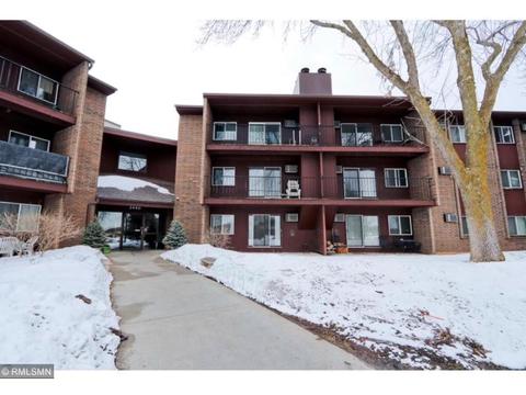 3440 Golfview Dr #115, Eagan, MN 55123 photo 1