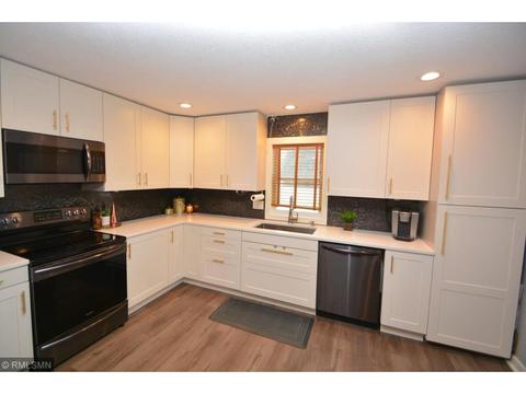 3910 Blackhawk Rd, Eagan, MN 55122 photo 7
