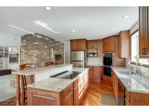 1640 Blackhawk Hills Rd, Eagan, MN 55122 photo 13