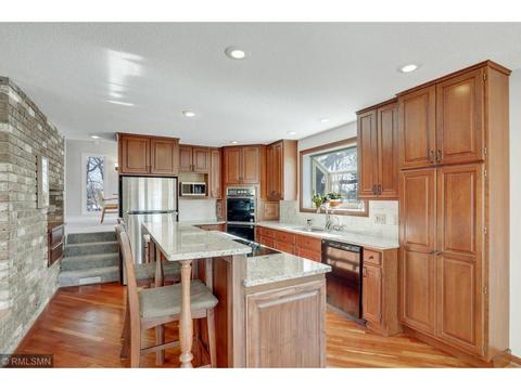 1640 Blackhawk Hills Rd, Eagan, MN 55122 photo 12