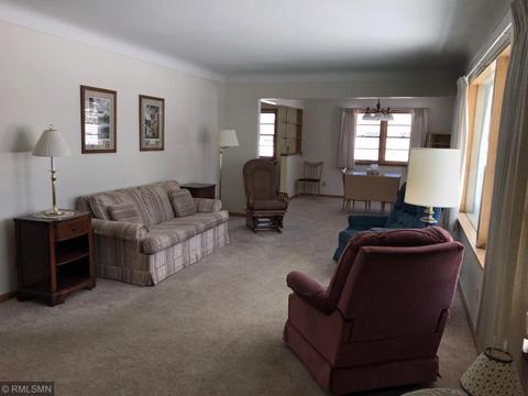 800 Brian St, Marshall, MN 56258 photo 2