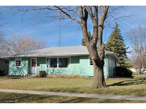 800 Brian St, Marshall, MN 56258 photo 1