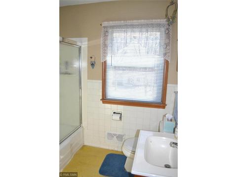 9009 Kell Ave S, Bloomington, MN 55437 photo 11