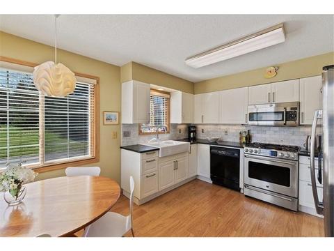 4079 Beaver Dam Rd, Eagan, MN 55122 photo 2
