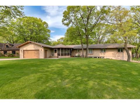 2012 Hillcrest Dr, Saint Cloud, MN 56303 photo 2