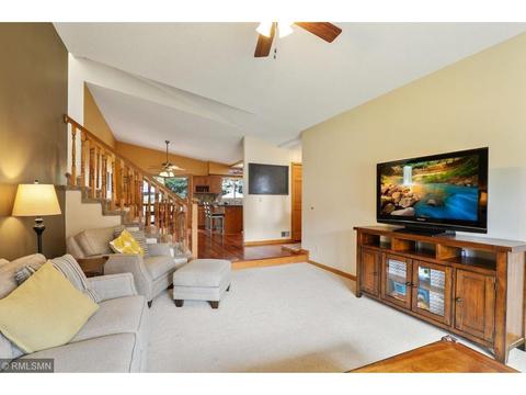 3809 Mill Run Ct, Eagan, MN 55123 photo 8