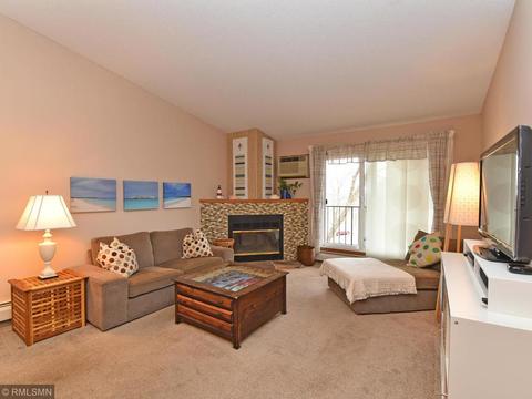 3440 Golfview Dr #325, Eagan, MN 55123 photo 3