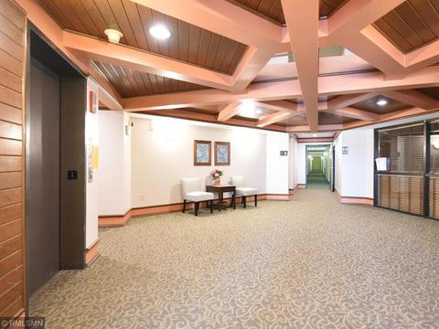 3440 Golfview Dr #325, Eagan, MN 55123 photo 2
