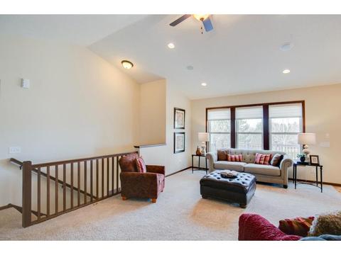 4915 Parkside Cir, Eagan, MN 55123 photo 4