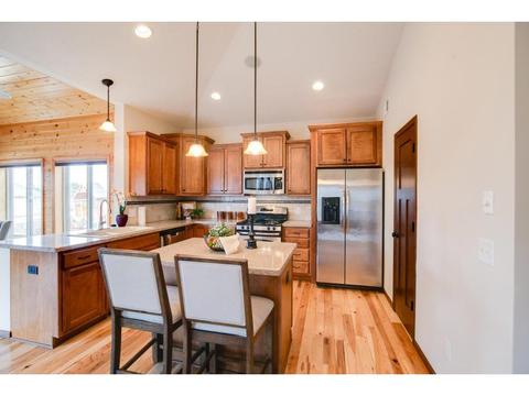 4915 Parkside Cir, Eagan, MN 55123 photo 10