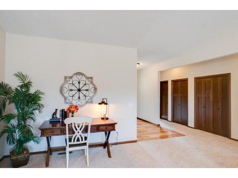 4915 Parkside Cir, Eagan, MN 55123 photo 6
