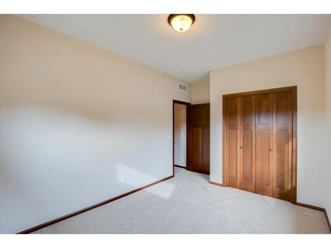 4915 Parkside Cir, Eagan, MN 55123 photo 29