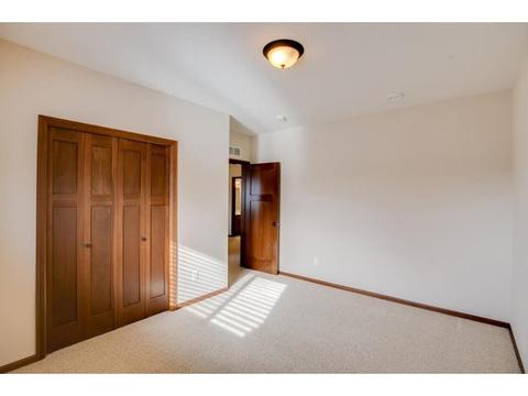 4915 Parkside Cir, Eagan, MN 55123 photo 44