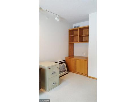10256 Upton Pl, Bloomington, MN 55431 photo 12