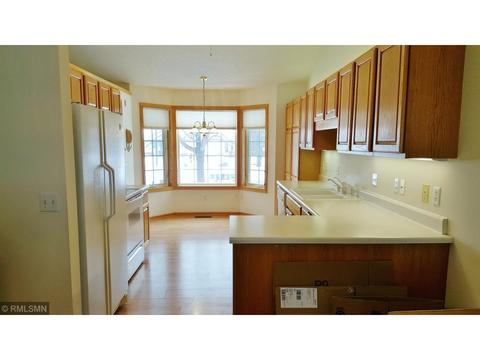 10256 Upton Pl, Bloomington, MN 55431 photo 4
