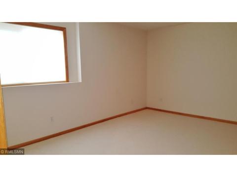 10256 Upton Pl, Bloomington, MN 55431 photo 22
