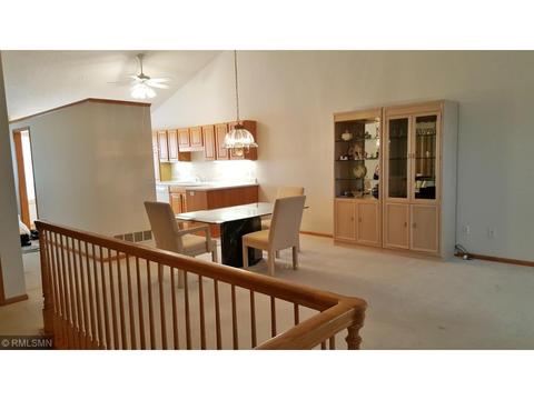 10256 Upton Pl, Bloomington, MN 55431 photo 5