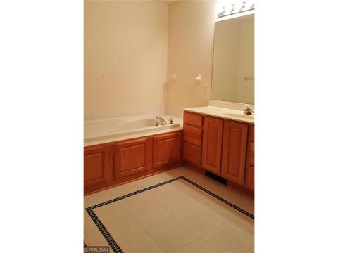 10256 Upton Pl, Bloomington, MN 55431 photo 17