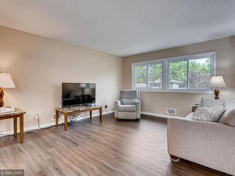 3953 Beryl Rd, Eagan, MN 55122 photo 5