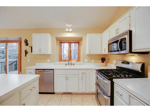 1009 Trillium Ct, Eagan, MN 55123 photo 14