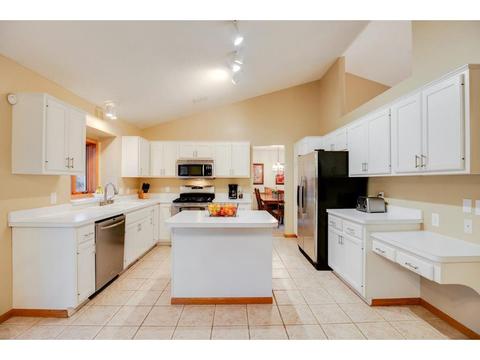 1009 Trillium Ct, Eagan, MN 55123 photo 10