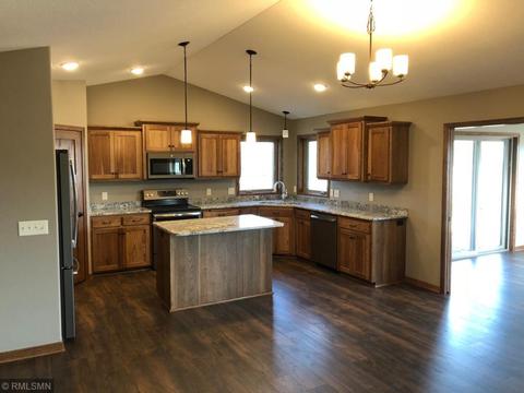 1640 Hurst Castle Rd, Saint Cloud, MN 56303 photo 2